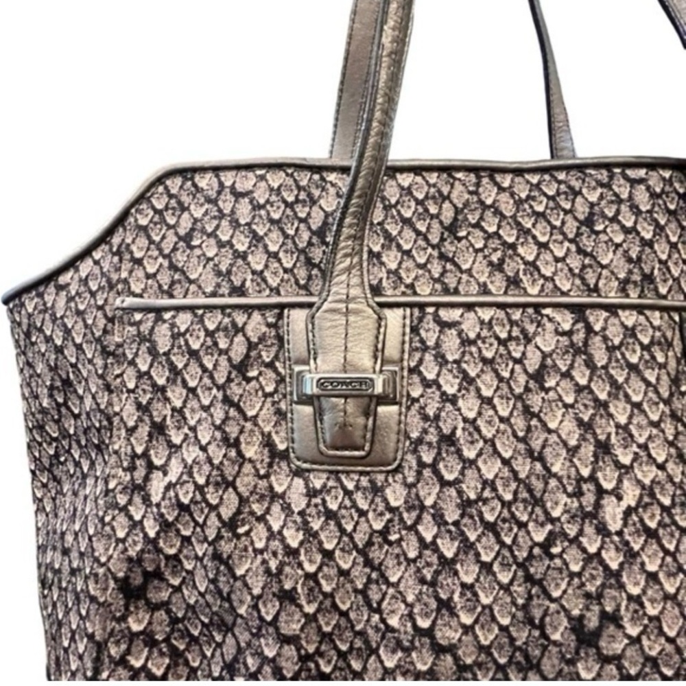 COACH "Taylor"  Python Snake
Print Alexis Carryall
Shoulder Bag - Picture 3 of 15